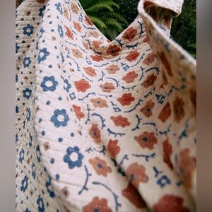 Brand New Christy Dawn Vaishali Quilt in Oak Leaf